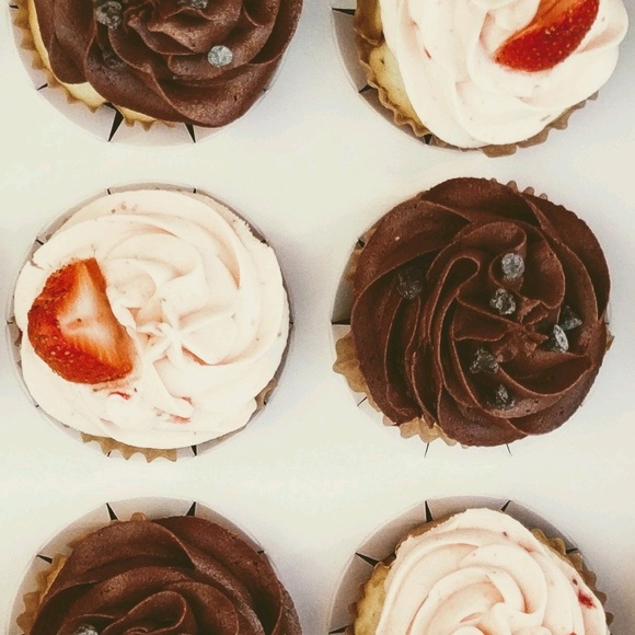 Meet your Posher, Abbey - Picture 1 of 3